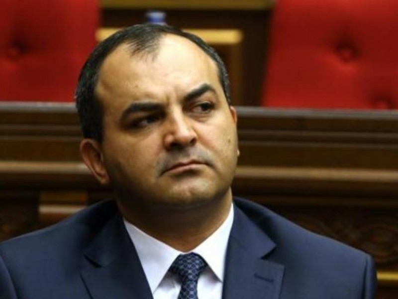 Армянские юристы требуют от генпрокурора возбудить уголовное дело на основании госизмены