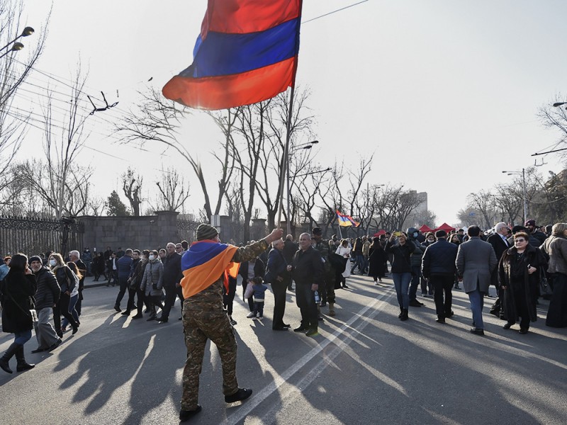 Армения находится на этапе всеобъемлющего государственного сумасшествия