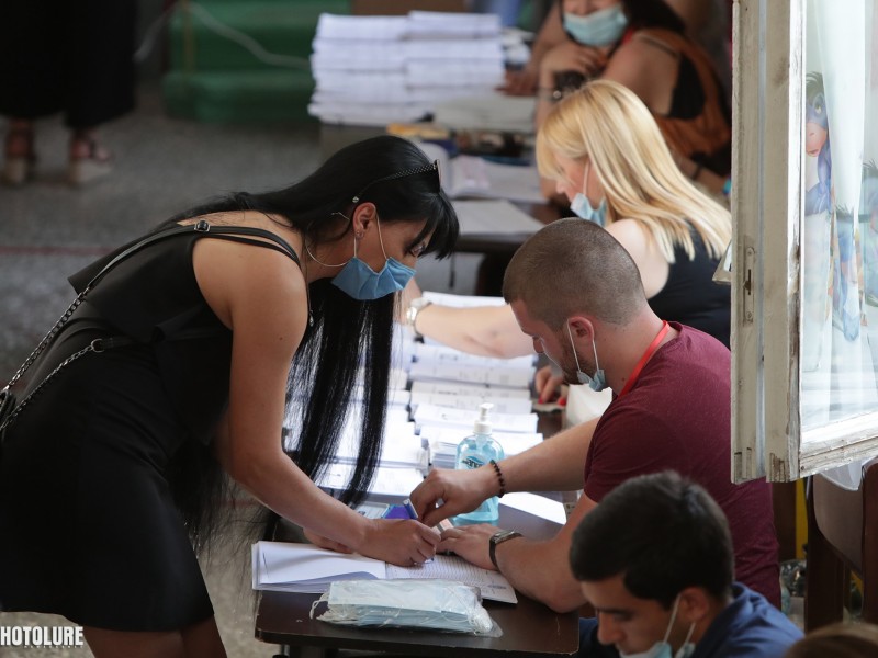 Известны первые данные о явке на внеочередных парламентских выборах в Армении