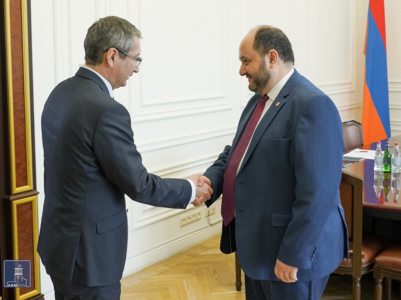 Арутюнян и посол Казахстана обменялись мнениями о перспективах сотрудничества двух стран
