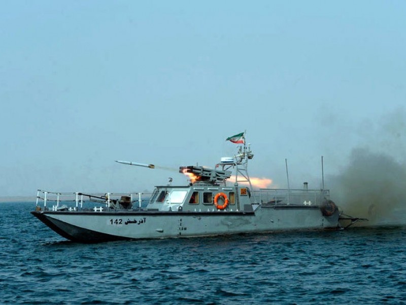 Пентагон: катер ВМС Ирана направил лазерный луч на вертолет ВС США