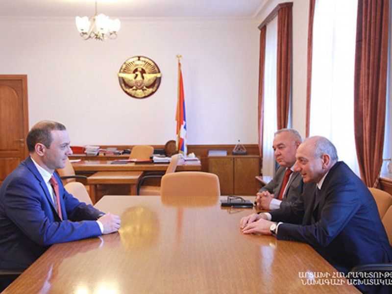 Бако Саакян и глава Совбеза Армении обсудили вопросы безопасности