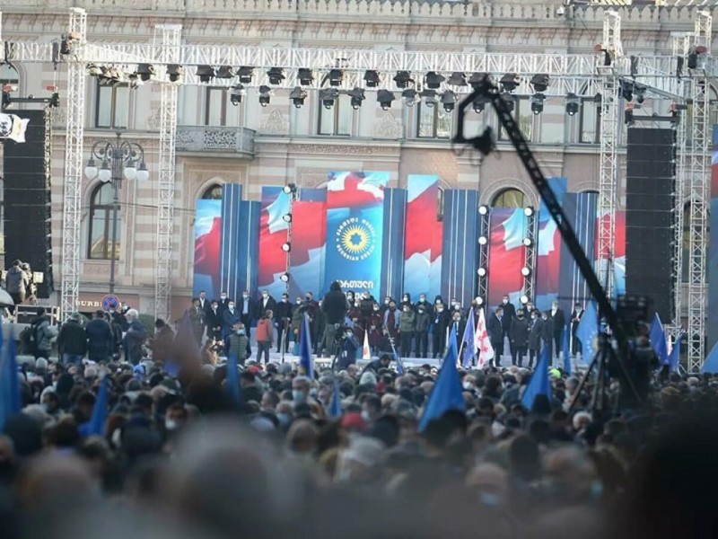 На фоне критики и давления «Грузинская мечта» проведет митинг возле парламента