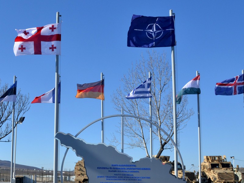В НАТО продолжит углублять сотрудничество с Грузией - Гетемюллер