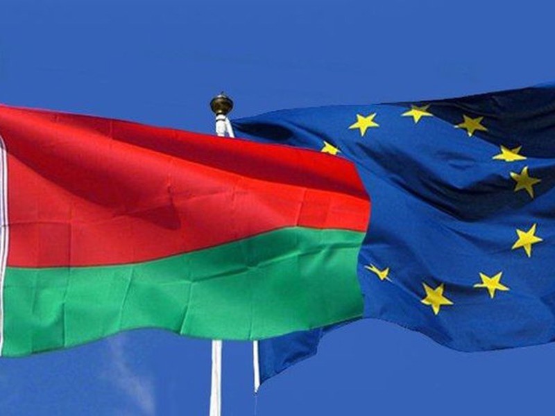 ЕС требует от Белоруссии немедленно освободить арестованных журналистов 