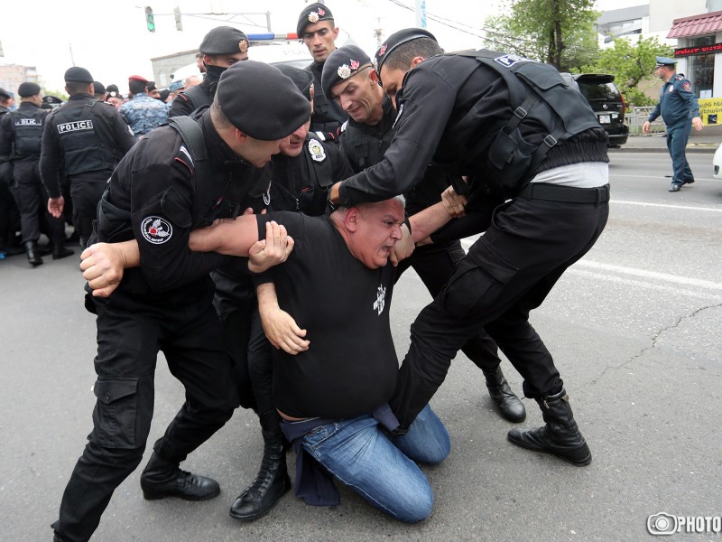 Госдеп США призвал протестующих в Армении воздерживаться от насилия 