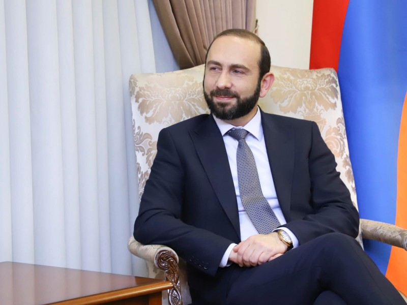 МИД: Ереван получил новые предложения Баку по мирному договору