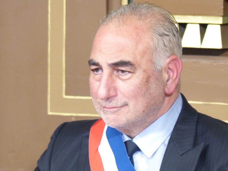 Новоизбранный мэр Лиона спас многочисленные жизни в Армении и Карабахе - газета