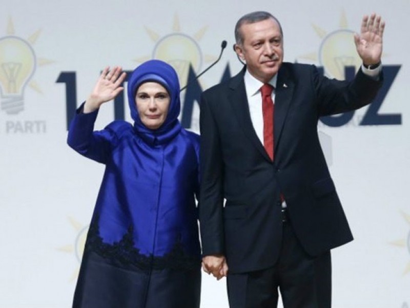 Эрдоган сообщил, что с женой заразились 