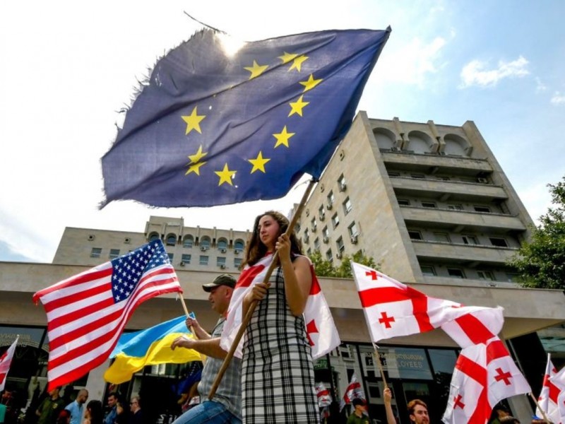 IRI: жители Грузии считают США и ЕС самыми важными партнерами, а Россию врагом