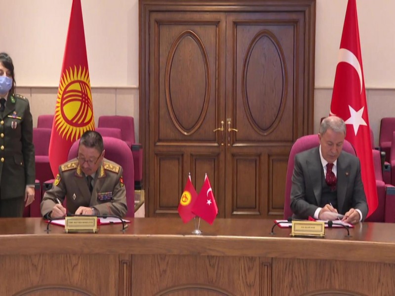 Минобороны Киргизии и Турции подписали дорожную карту военно-технического сотрудничества