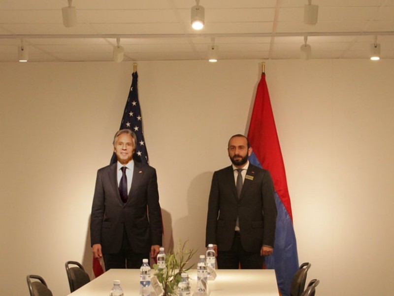 Глава МИД Армении сообщил об «эффективной встрече» с госсекретарем Блинкеном