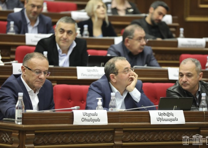 Новоизбранные депутаты от блока «Армения» принесли присягу