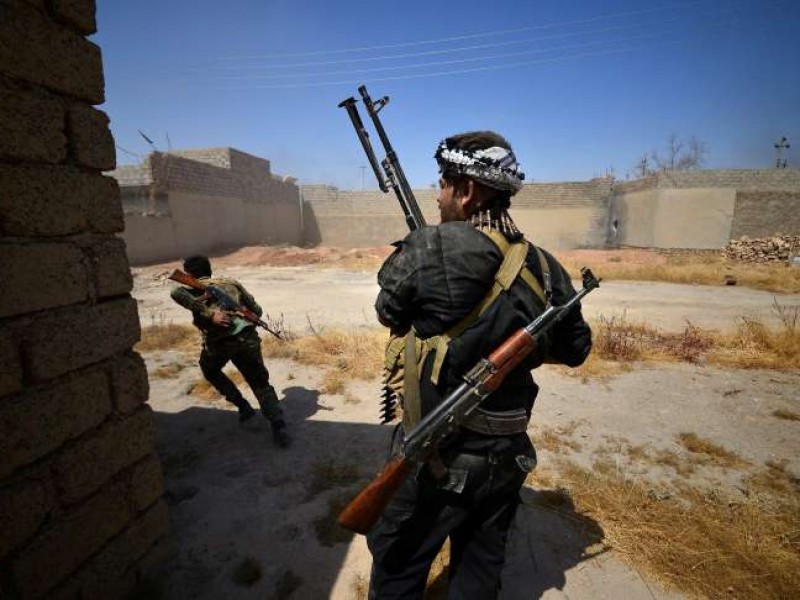Проникли и подорвали себя: смертники ИГ напали на базу огневой поддержки США в Ираке