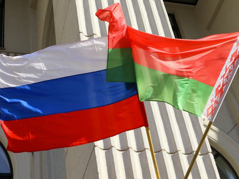 Белоруссия ведет переговоры с Россией по рефинансированию госдолга: Москва не против