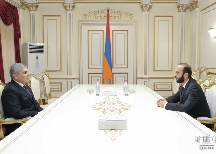 Арарат Мирзоян встретился с лидером партии «Республика»