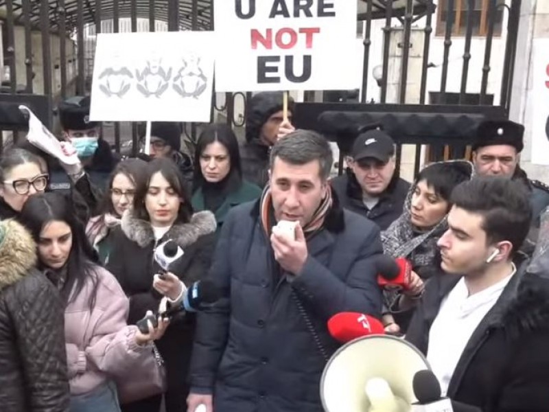 Оппозиция провела акцию протеста у представительства ЕС в Армении: «U are not EU»