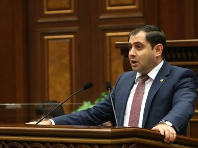 Сурен Папикян представил новую систему перехода на контрактную военную службу