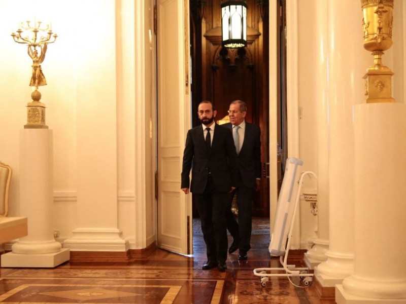 Глава МИД Армении заявил в Москве о невыполнении Баку договоренностей по Карабаху