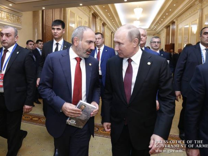 Пашинян объяснил, почему подарил Путину книгу Казимирова «Мир Карабаху»