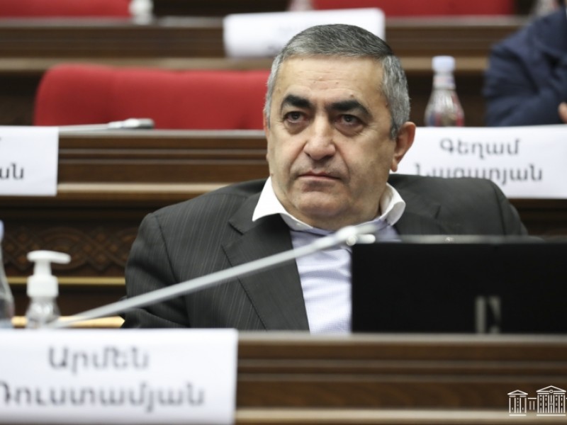 Իրեն հարգող ցանկացած երկրի վարչապետ հրաժարական կտար. Արմեն Ռուստամյան