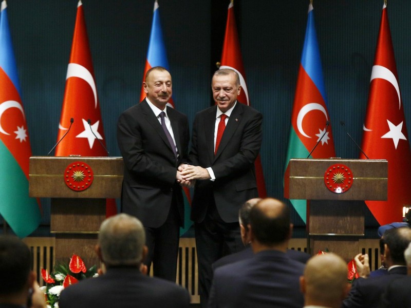 Опрос: Азербайджан вновь назван самым надежным другом Турции