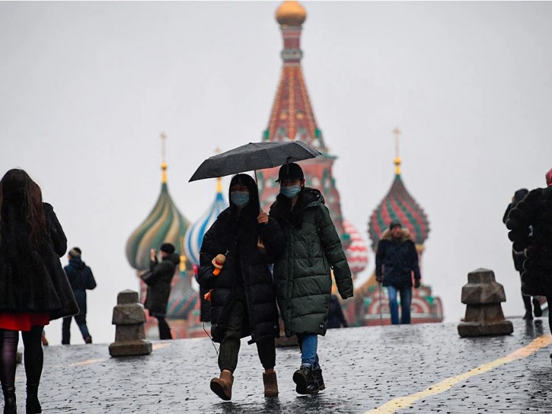 В Минздраве России ожидают снятия всех ограничений по коронавирусу в феврале