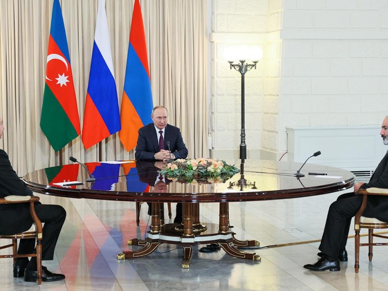Армения приняла предложение лидера России о проведении трехсторонней встречи в Москве