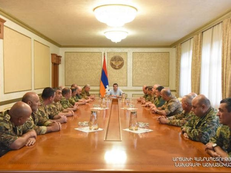 Президент Арцаха обсудил с командным составом АО вопросы обороноспособности