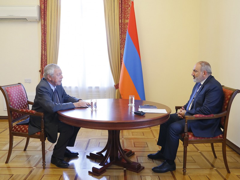 Никол Пашинян и Франсуа Рошблуан обсудили армяно-французское взаимодействие