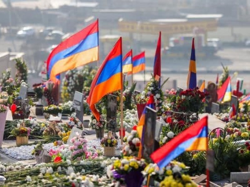 Мы не должны считать их умершими: министр обороны Армении посетил «Ераблур» 