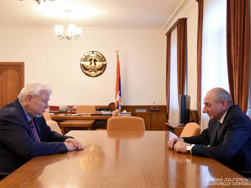 Бако Саакян и Анджей Каспршик обсудили ситуацию на передовой