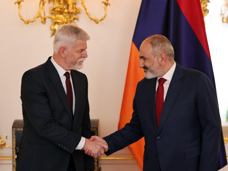 Пашинян и президент Чехии обсудили армяно-турецкий диалог