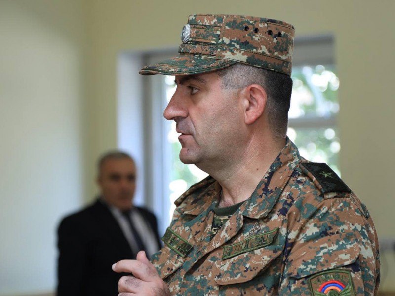 Глава Генштаба ВС Армении посетил центральный сборный пункт в преддверии летнего призыва