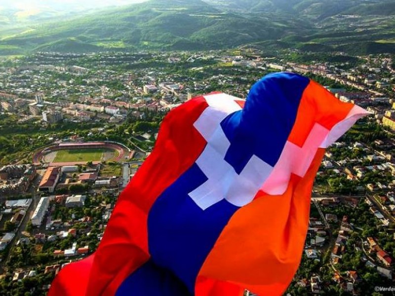 Бывшие власти Армении хотят увидеть своего человека на посту президента Арцаха – Пашинян 