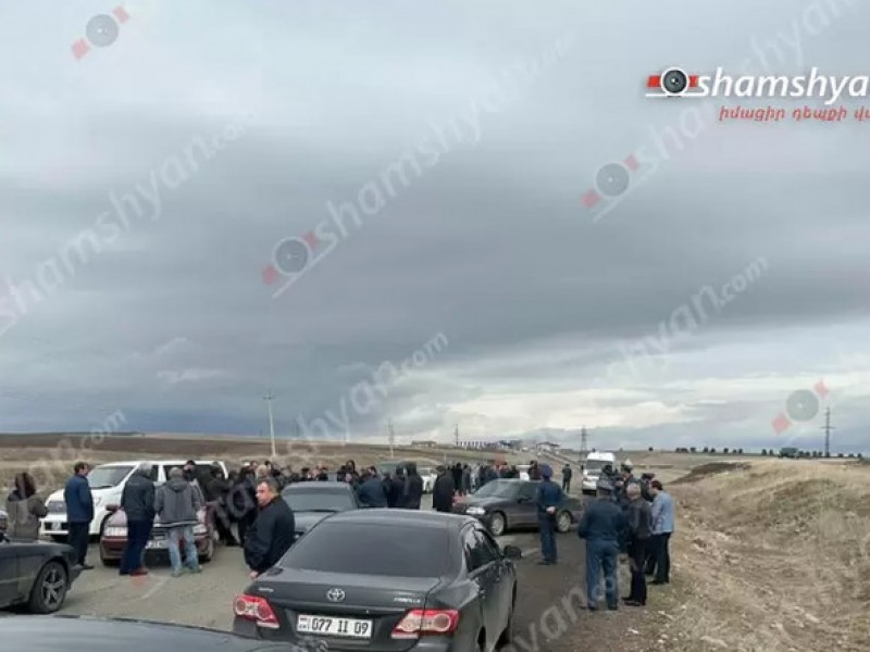 Напряженная ситуация в Ширакской области: родные пленных перекрыли дорогу Бавра-Гюмри