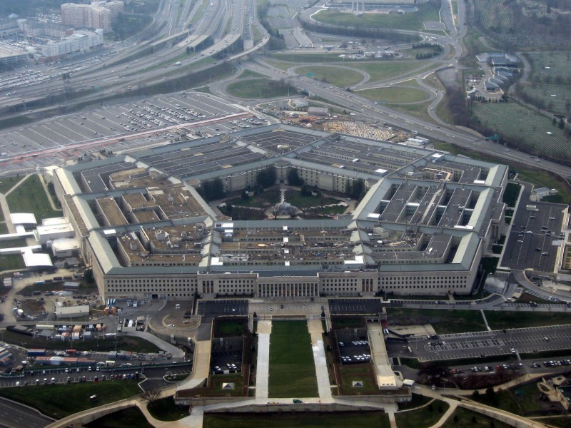 Пентагон: США пока не прекратили снабжать оружием сирийских курдов
