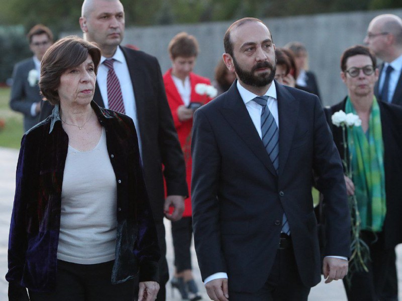 В Армению прибыла министр иностранных дел Франции Катрин Колонна