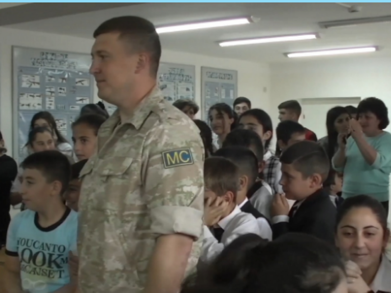 Российские военнослужащие провели «Урок миротворца» в школе села Норагюх в Карабахе