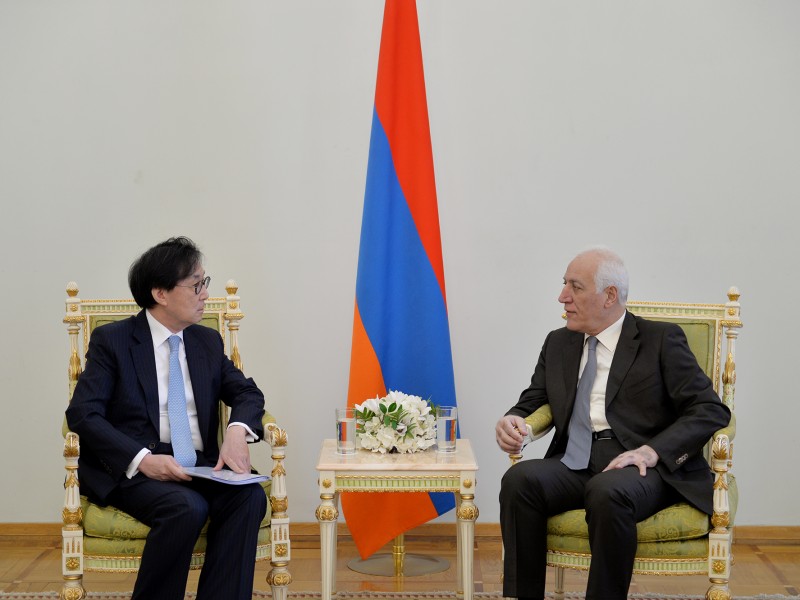 Президент Армении и посол Кореи обсудили сотрудничество при строительстве новой АЭС