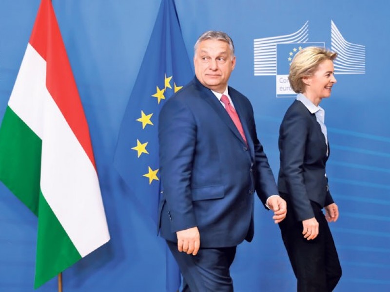 Еврокомиссия не исключает мер в отношении Венгрии из-за решения о полномочиях премьера