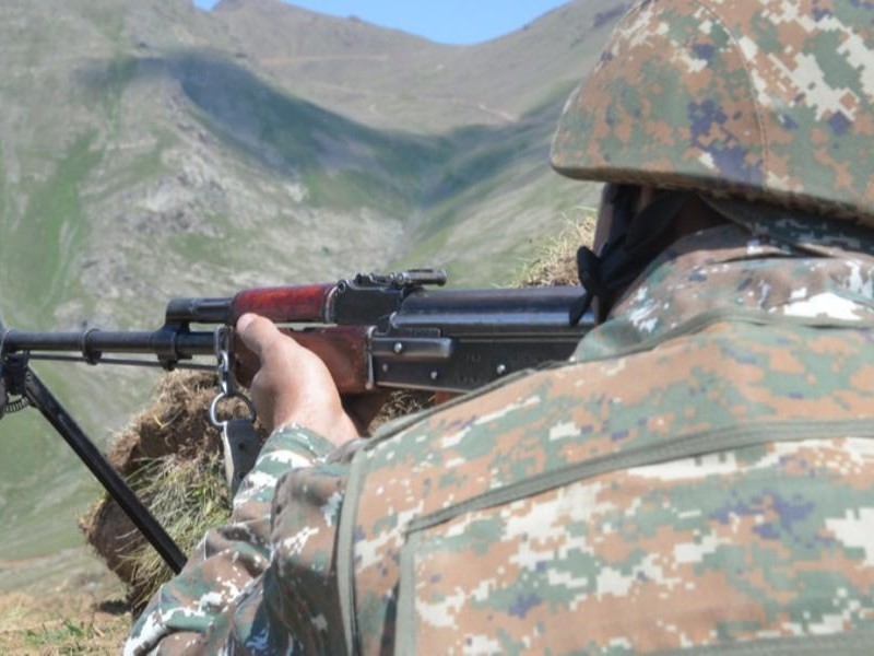 Подразделения ВС Азербайджана вновь обстреляли армянские позиции