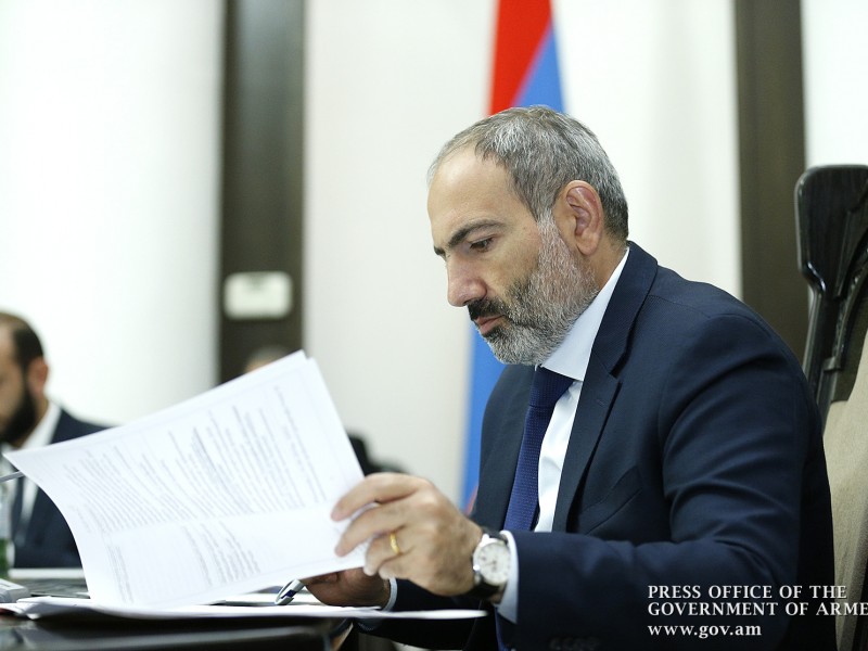 Премьер приостановил полномочия руководителя аппарата Государственного комитета по науке