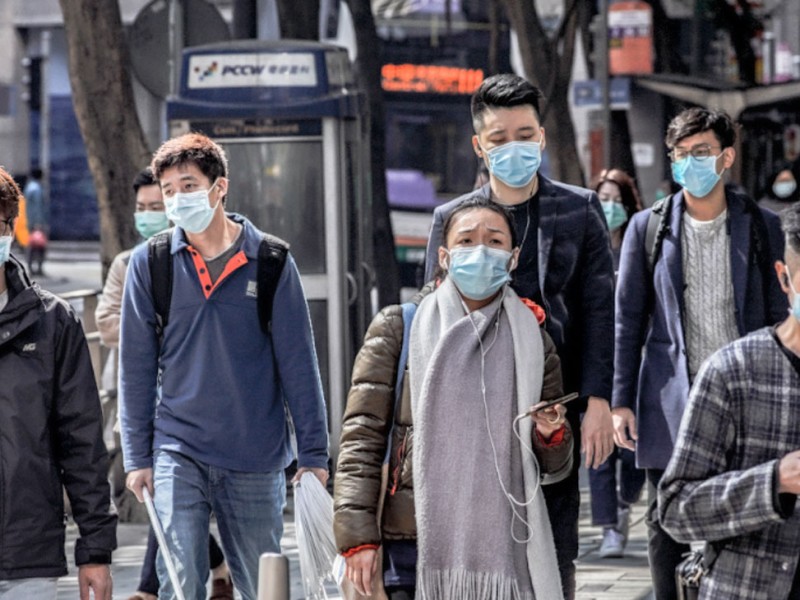В Китае из-за коронавируса число летальных случаев достигло 2345