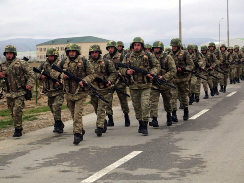Военный эксперт: сейчас у Азербайджана полупрофессиональная армия