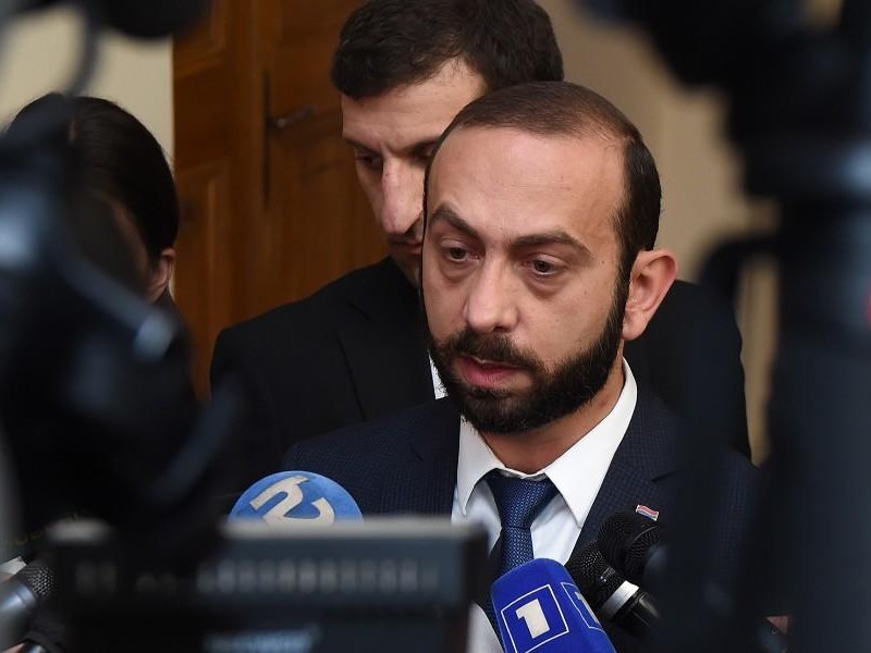 МИД: Армения не намерена вовлекаться в обсуждения нового режима Лачинского коридора