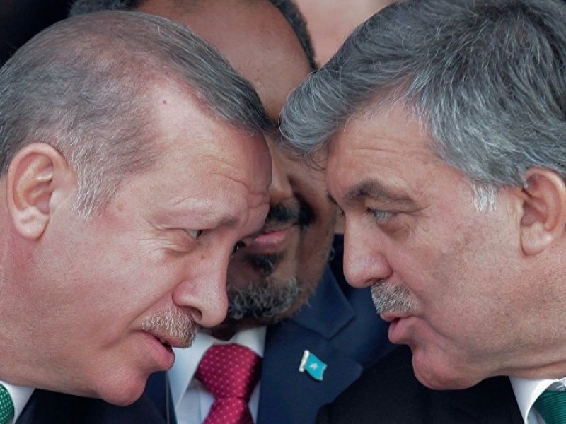 Гюль активизировался за кулисами турецкой правящей партии