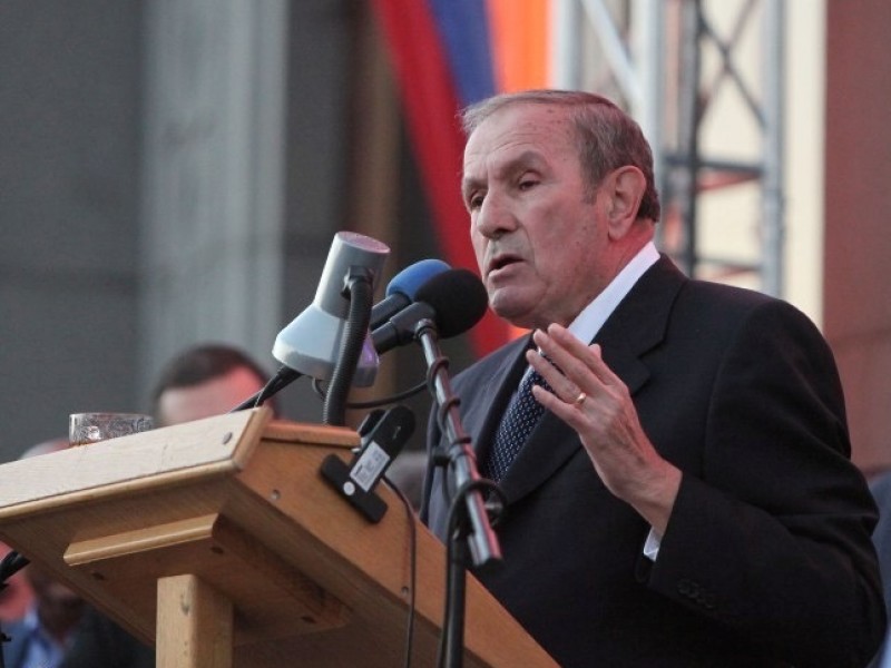 Сейчас в Армении есть угроза гражданской войны — Тер-Петросян