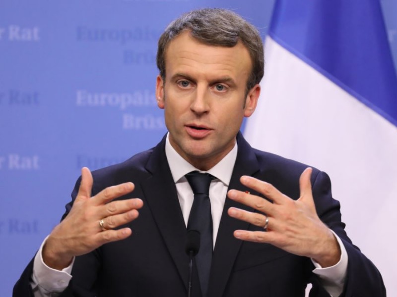 Президент Франции призвал Турцию прекратить вторжение в Сирию