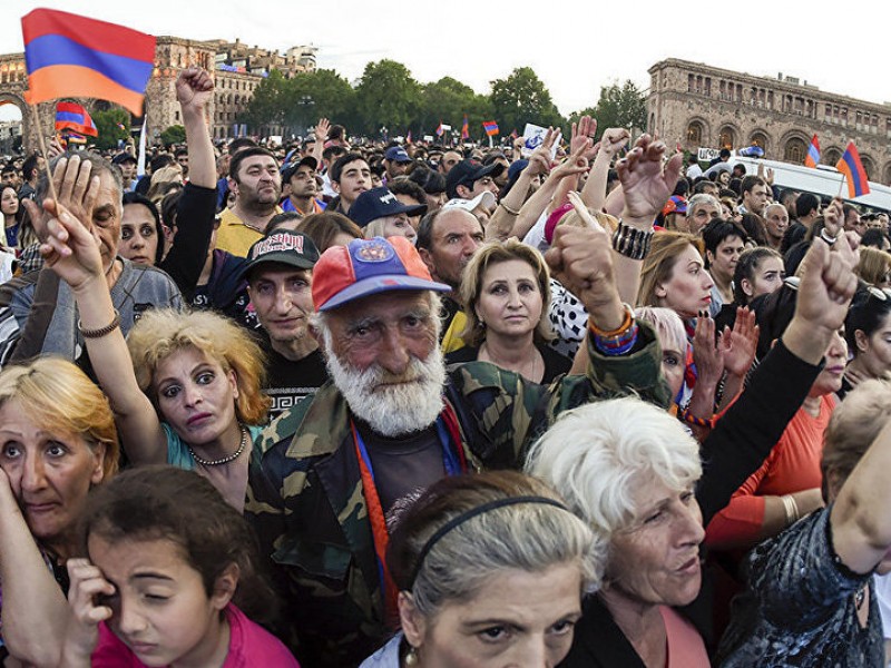 Бархатная революция не привела к экономической революции в Армении